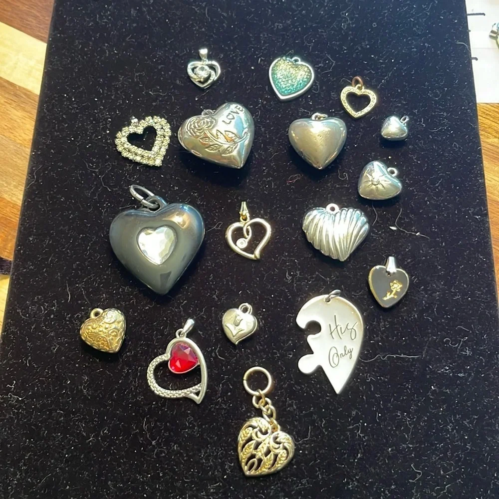 Heart (17) Pendants & Charms. All different. P
